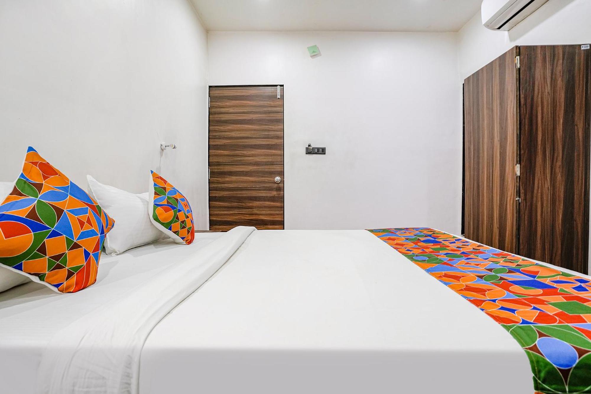 Fabhotel Lotus I Сурат Экстерьер фото