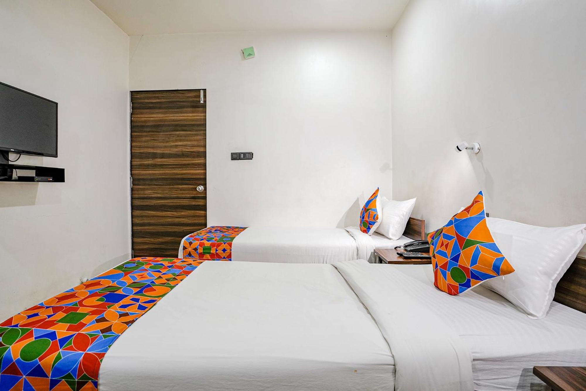 Fabhotel Lotus I Сурат Экстерьер фото