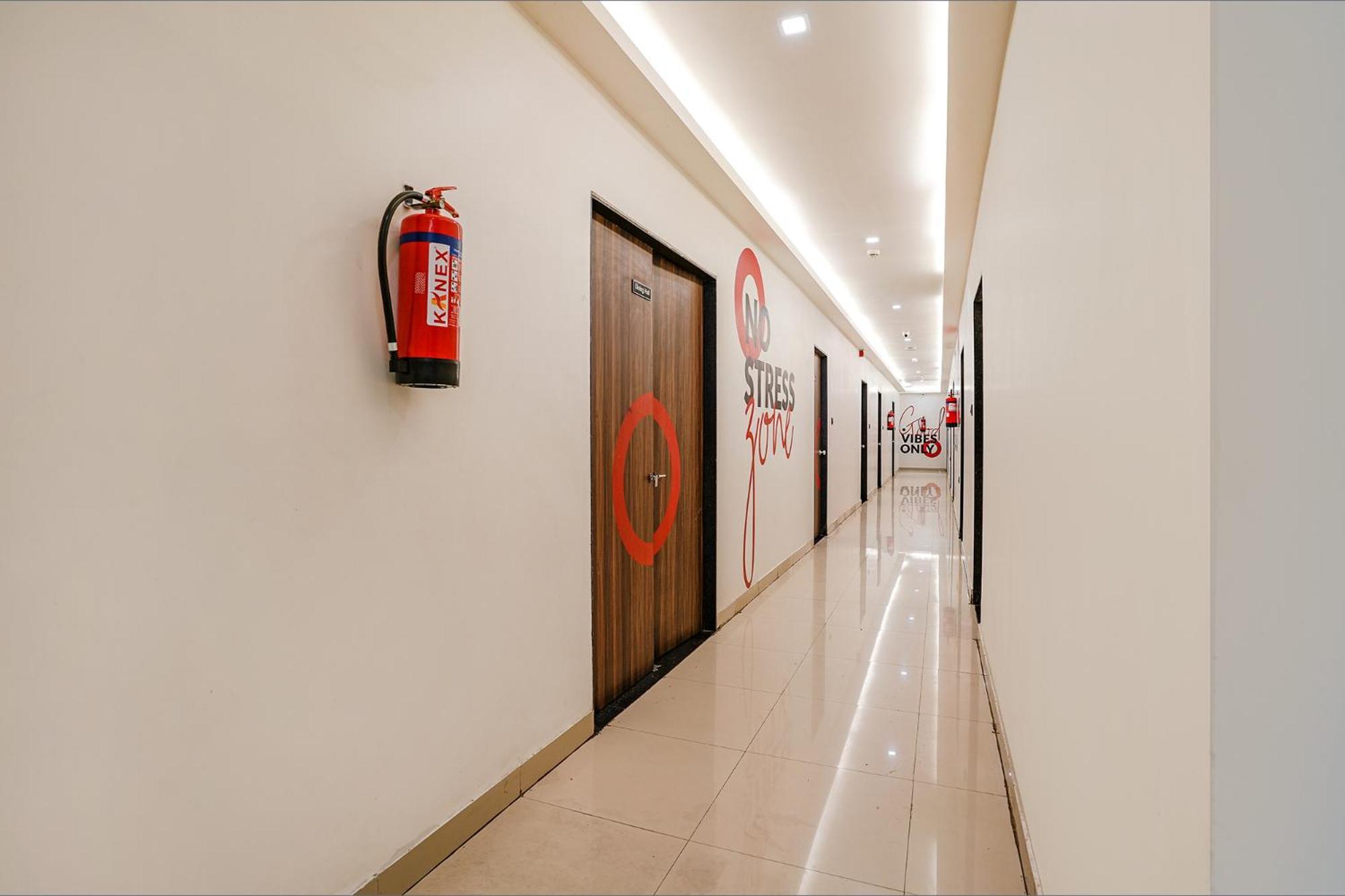 Fabhotel Lotus I Сурат Экстерьер фото