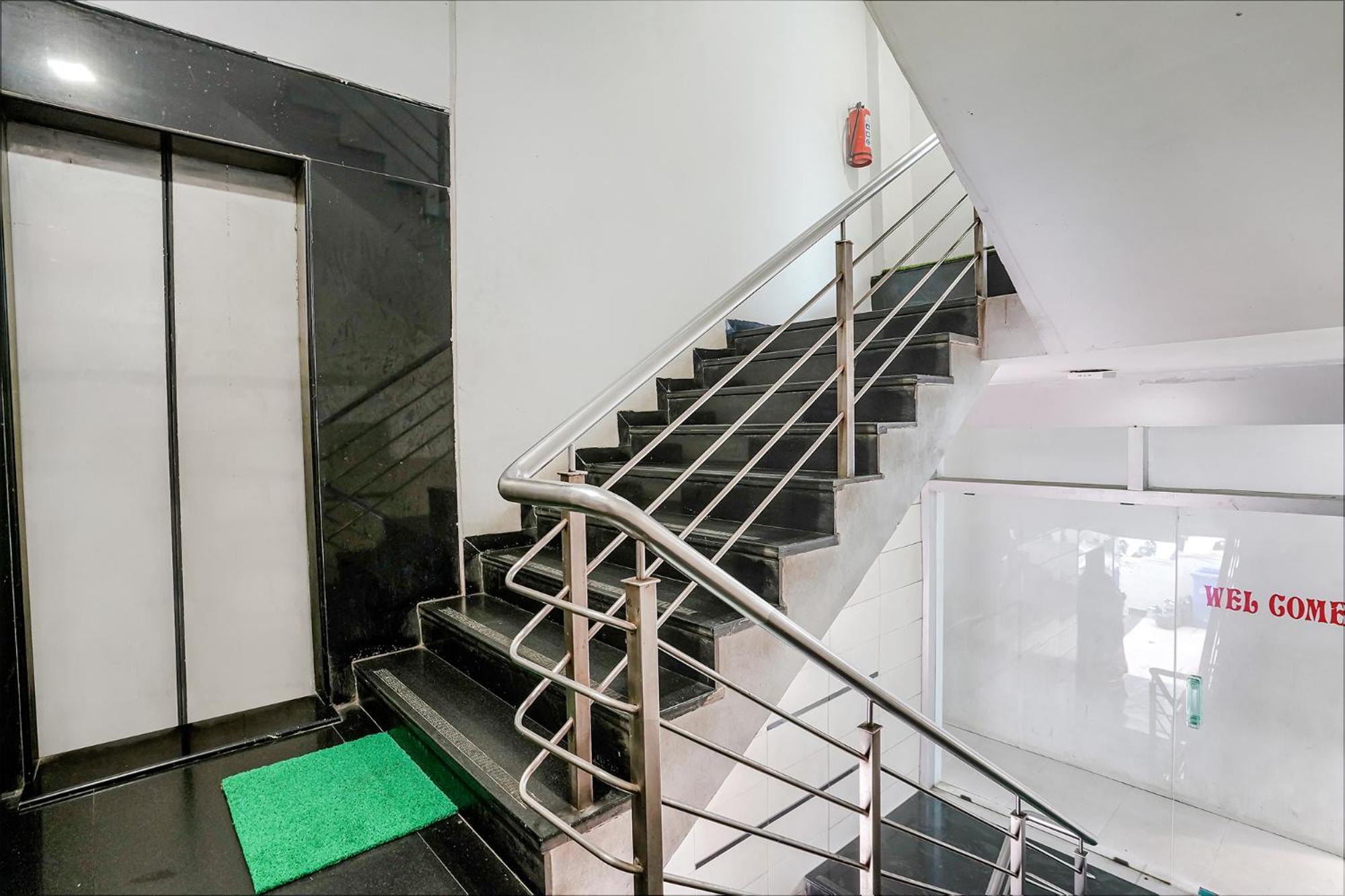 Fabhotel Lotus I Сурат Экстерьер фото