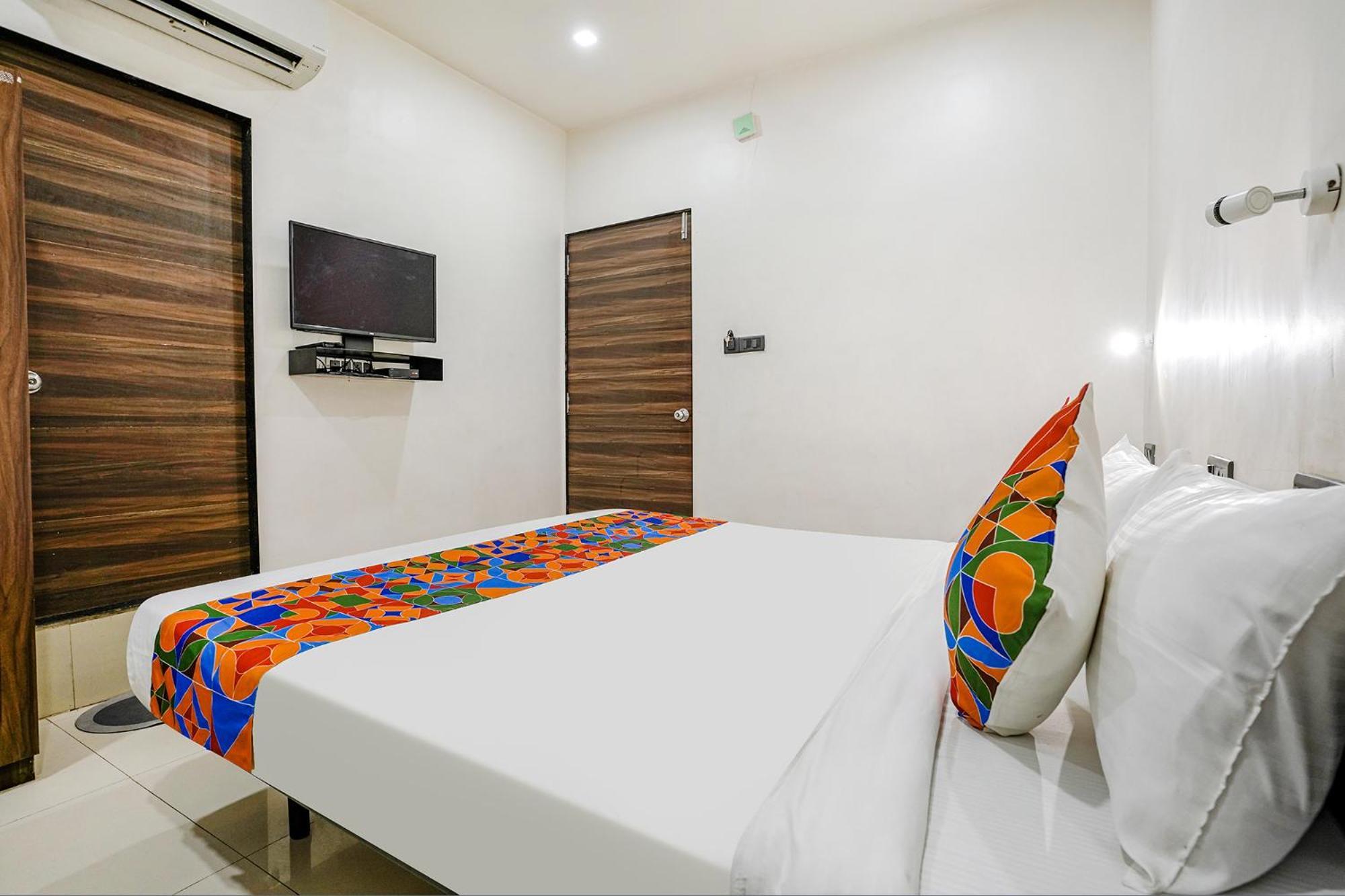 Fabhotel Lotus I Сурат Экстерьер фото